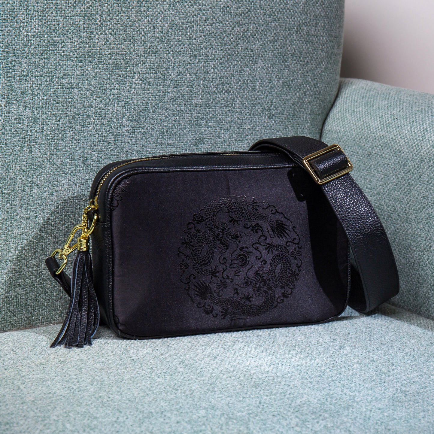 New York Camera Bag- Black Dragon